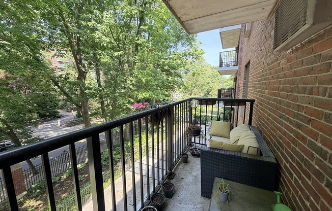 1 bed, 1.5 baths, 853 sqft, $3,200, Unit 307