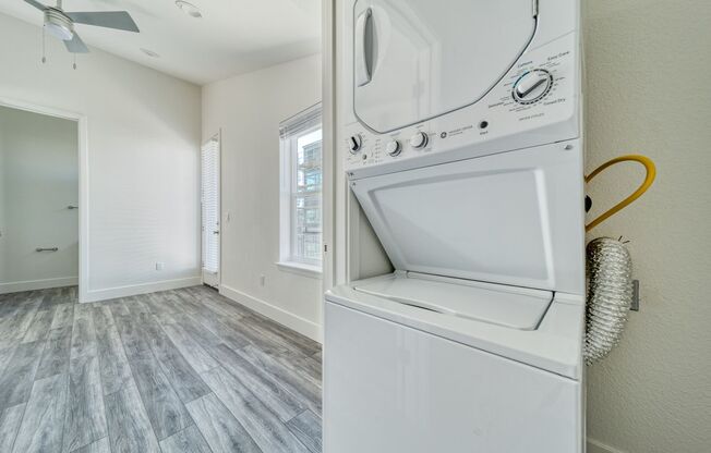 1 bed, 1 bath, 551 sqft, $1,325, Unit B