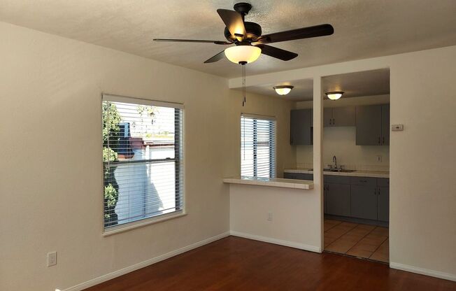 Point Loma Upstairs 1bd/1bth Apartment w/Parking. Must see to appreciate! Move in special