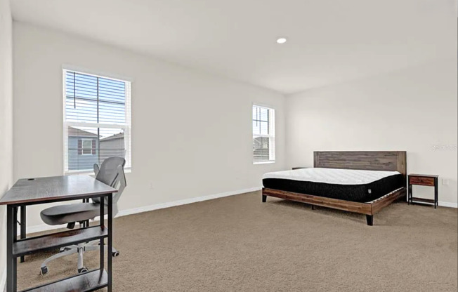 5 beds, 3 baths, $2,800