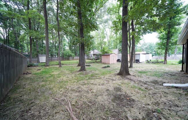 E. Charlotte - 3br 2ba Ranch w/Sunroom