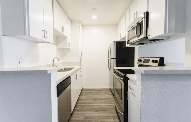 2 beds, 2 baths, 1,000 sqft, $2,148, Unit 217
