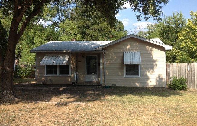 2 beds, 1 bath, $1,000