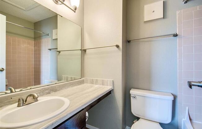 at Springhill Apartments, Overland Park, KS, 66213