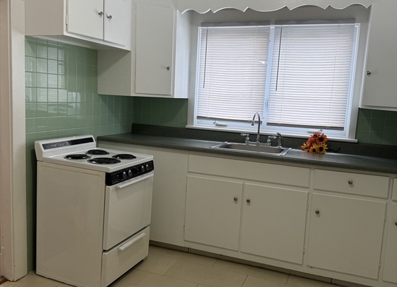 1 bed, 1 bath, 700 sqft, $2,300, Unit 1