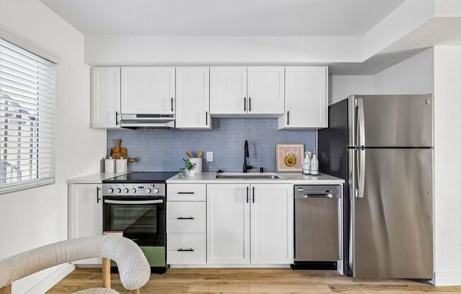 1 bed, 1 bath, 530 sqft, $2,345, Unit 27