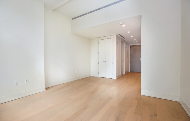 1 bed, 1 bath, 414 sqft, $3,400, Unit 531