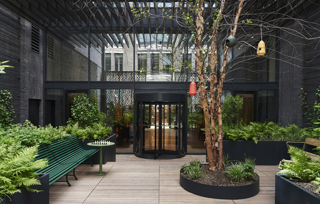 547 W 47 ST