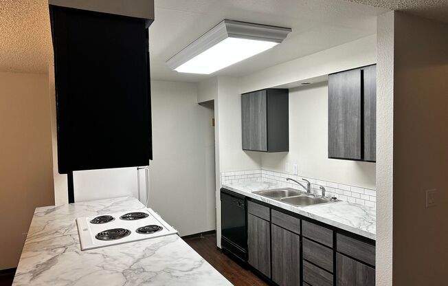 Woodlake Village Apts