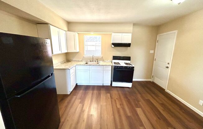 2 beds, 1 bath, $1,075