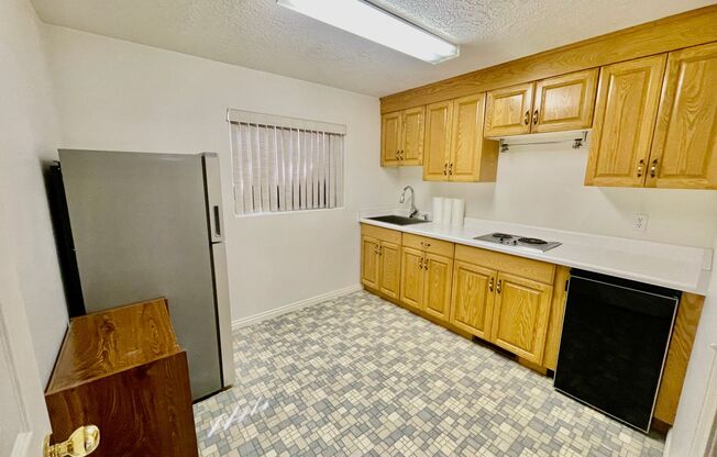 2 beds, 1 bath, $1,795