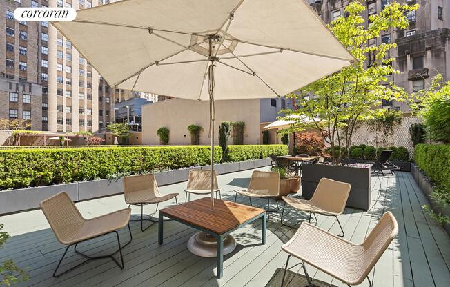 1 bed, 1 bath, 1,054 sqft, $5,350, Unit 720