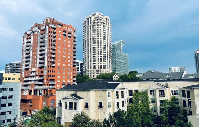 2bd/2bth in sought after Grandview Condominiums in the heart of Buckhead!