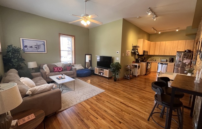 1363 N Bosworth Ave 10