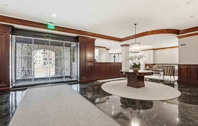 2 beds, 1 bath, 905 sqft, $6,600, Unit 801