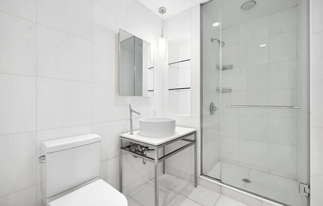 1 bed, 1 bath, 1,200 sqft, $6,500, Unit 904