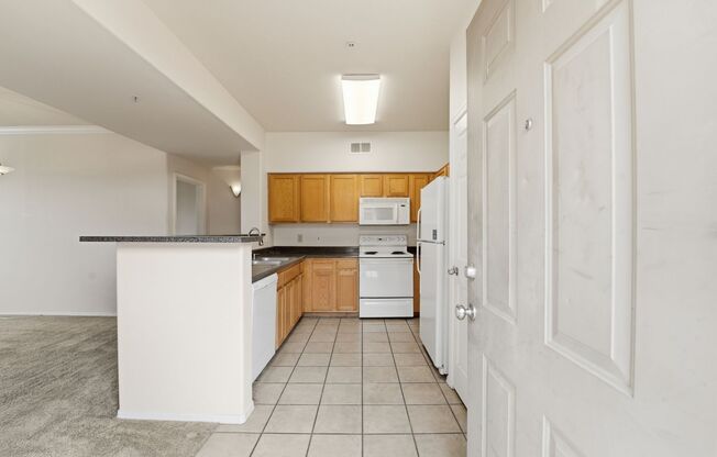2 beds, 2 baths, $1,595, Unit UNIT 3100