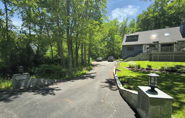 421 E HYERDALE DR