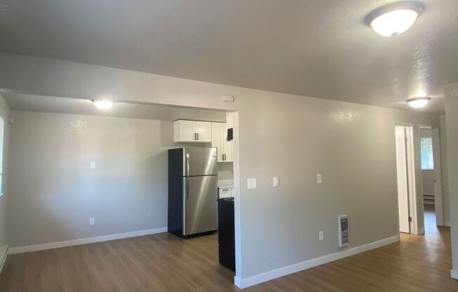 2 beds, 1 bath, 830 sqft, $1,225, Unit #B-3