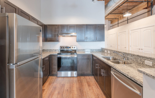 Studio, 1 bath, 1,086 sqft, $1,900, Unit 124