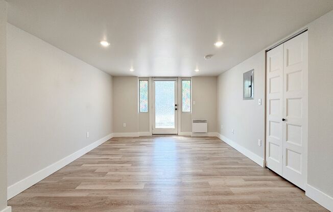 1212, 1216, 1220 East Remington Court