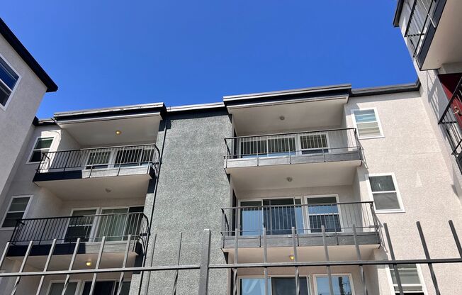 1 bed, 1 bath, $2,345, Unit 408