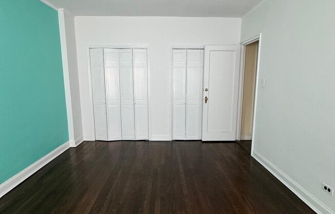 2 beds, 1 bath, 950 sqft, $2,500, Unit 216