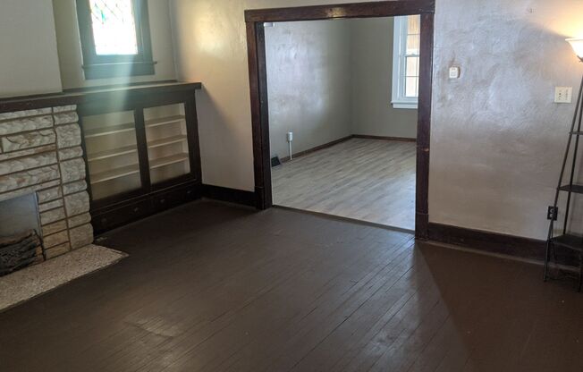 3 beds, 1 bath, $995