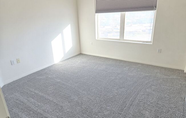 2 beds, 2 baths, $1,600, Unit UNIT 332