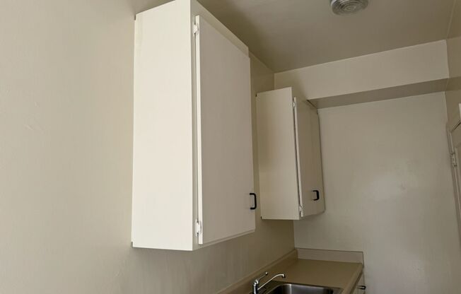 Studio, 1 bath, 480 sqft, $1,395, Unit 15