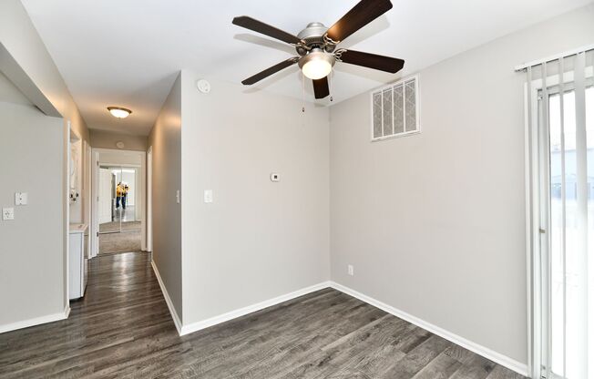 2 beds, 2 baths, 876 sqft, $1,449, Unit 220-03