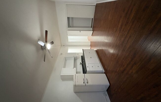 Studio, 1 bath, 400 sqft, $1,195, Unit Unit 103