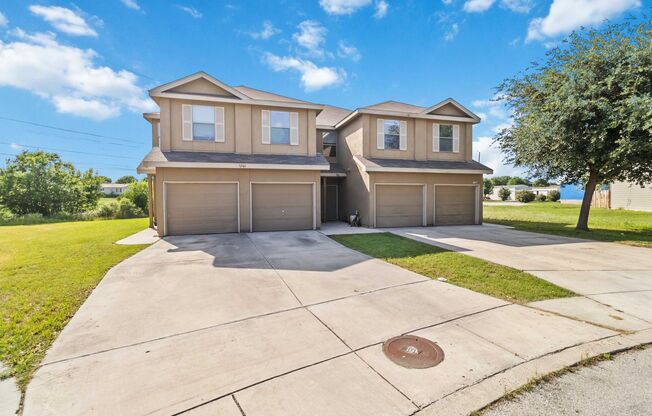 Beautiful 3bedroom, 2.5 bathroom townhome!