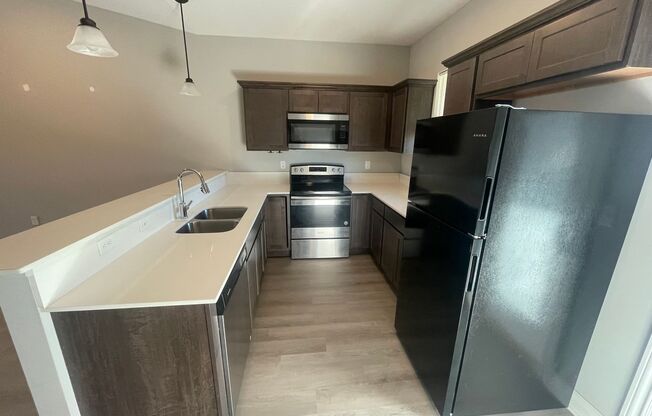 5501/03 N Edwards Cir