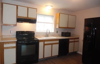 2 beds, 1 bath, 724 sqft, $1,800, Unit 21C