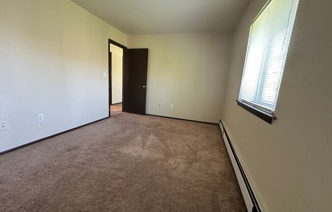 2 beds, 1 bath, $1,375, Unit 307