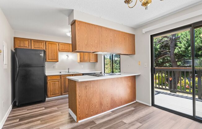 2 beds, 1.5 baths, 960 sqft, $1,395, Unit 12