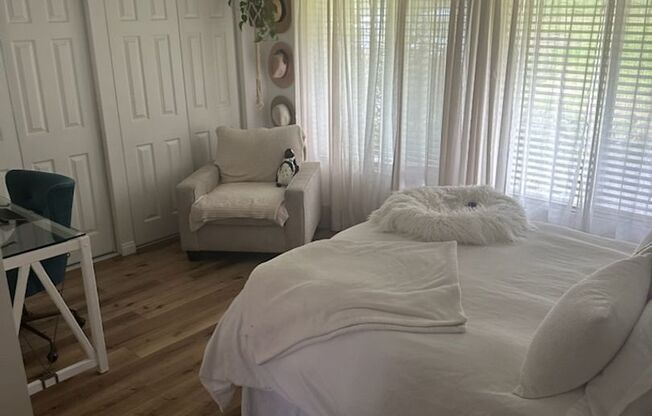 2 Bed / 1 Bath Downstairs Remodeled Condo/Duplex at Tanglewood