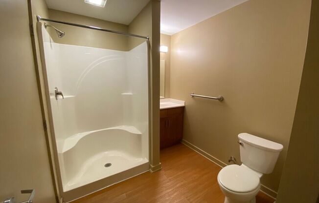 1 bed, 1 bath, 569 sqft, $1,150, Unit Unit 208