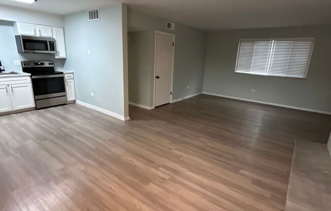 3 beds, 2 baths, 1,000 sqft, $2,025