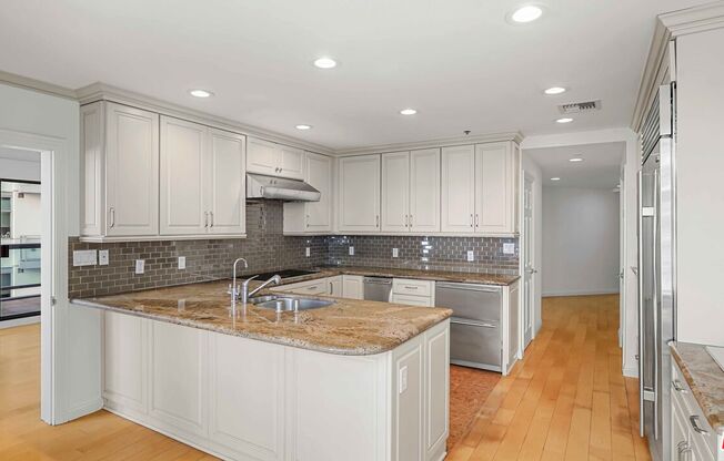 2 beds, 3 baths, 2,018 sqft, $6,800, Unit 305