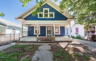 1604 N TOPEKA