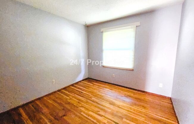 3 beds, 1 bath, $2,550