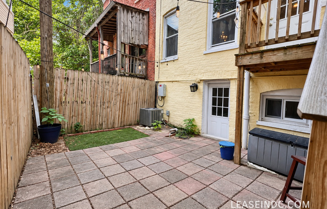 172 BRYANT ST NW