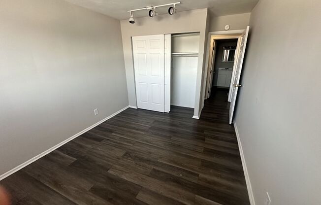 2 beds, 1 bath, 900 sqft, $995, Unit 3253-105