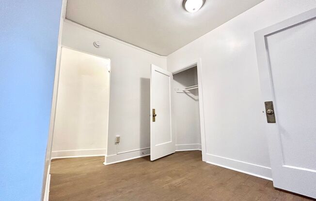 1 bed, 1 bath, 351 sqft, $1,350, Unit 405