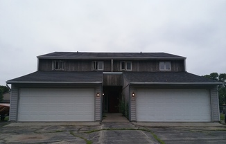 1045 Greenwood Ct.