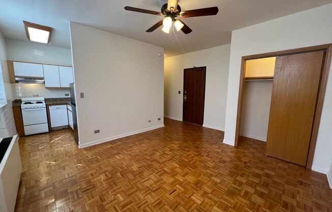 Studio, 1 bath, 400 sqft, $1,585, Unit 620-104