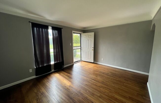 3 beds, 1 bath, $1,000