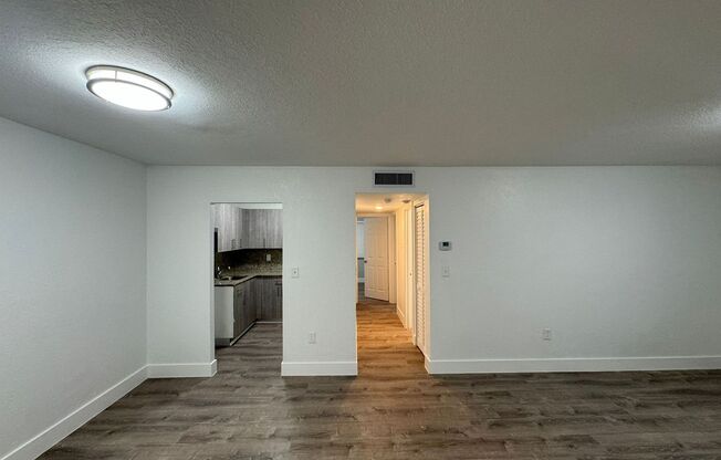 2 beds, 1 bath, 850 sqft, $1,925, Unit F106